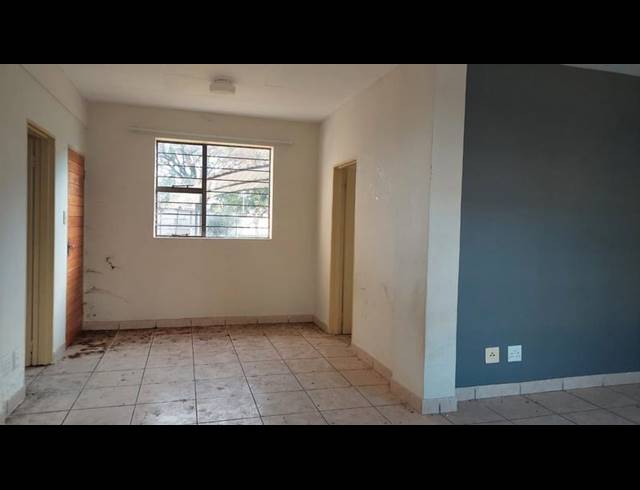 2 BEDROOM APARTMENT FOR SALE IN MADADENI D